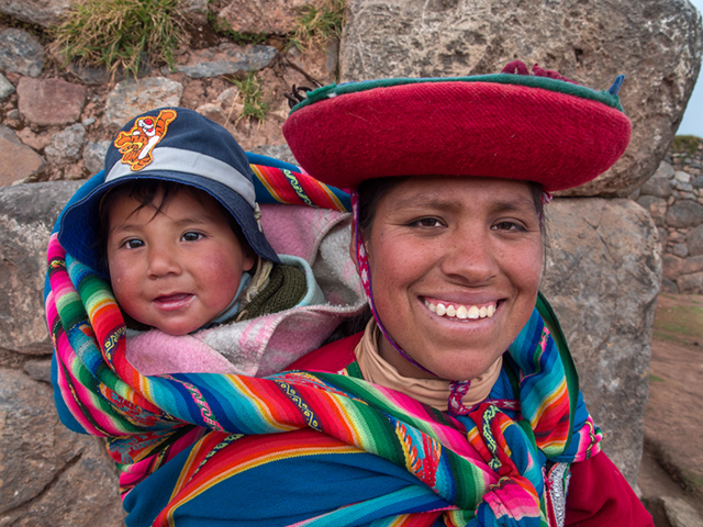 Sacsayhuaman site near Cusco, a vendor with her child.  Olympus OM-D E-M1, 12-40mm f2.8