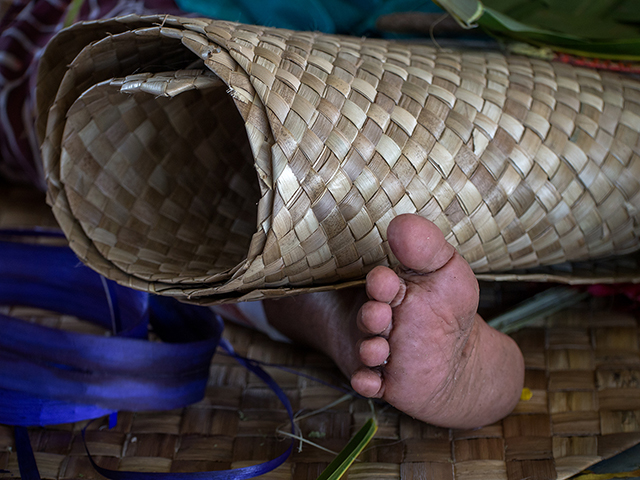 Samoan women's council weaver    Olympus OM-D E-M1  75mm f1.8