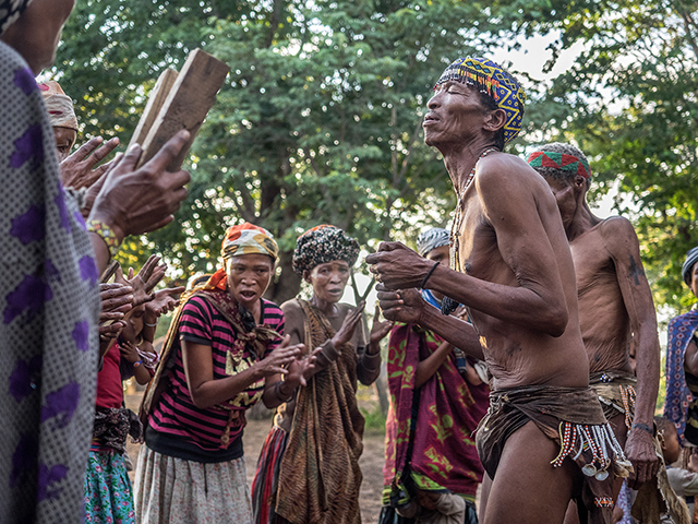 Healing ceremony, Bushmen camp Oly E-M1 12-40mm f2.8