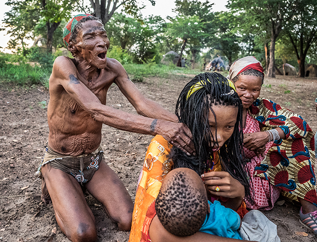 Healing ceremony, Bushmen camp Oly E-M1 12-40mm f2.8