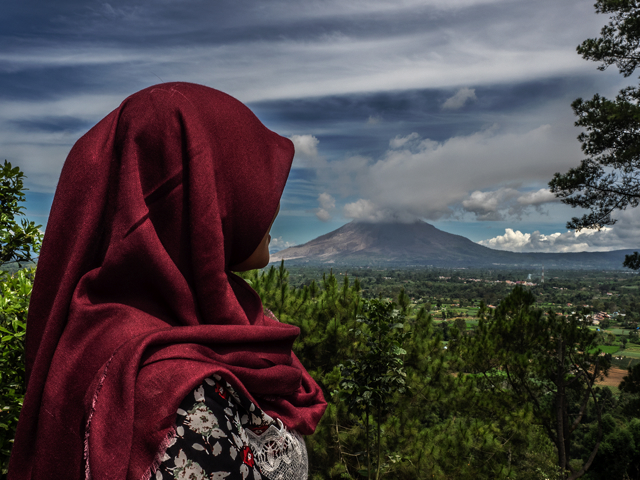 Barastagi, with volcano in background  E-M1 40-150mm