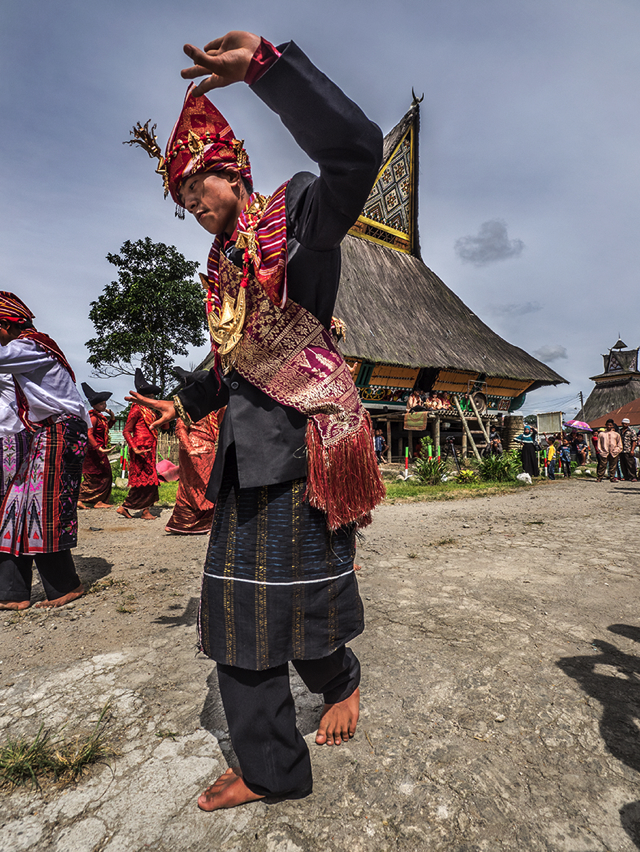 Traditional Batak dance, Desa Lingga village, Sumatra  E-M1 9-18mm