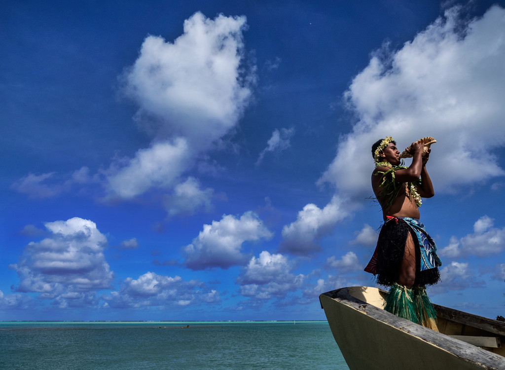 Local greeter on Aitutaki atoll