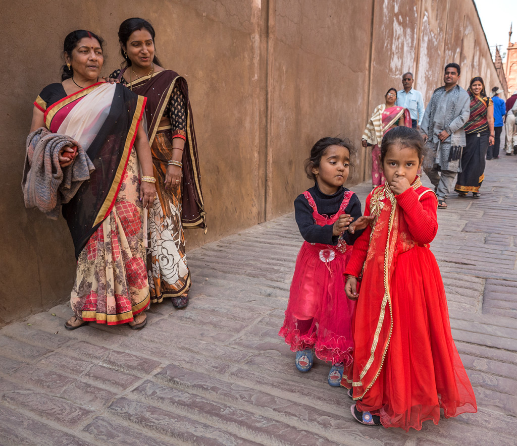 Two sisters discuss being photographed at Agra Fort in India E-M1 12-40mm